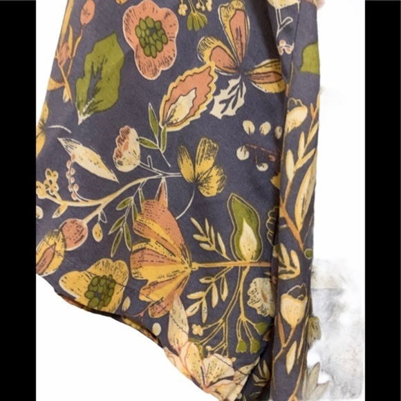 Susina Flower Design Top Size M - Picture 5 of 9